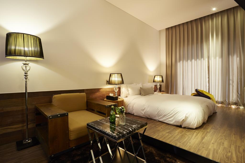 Chungbuk Inno City Namoo Hotel Eumseong الغرفة الصورة